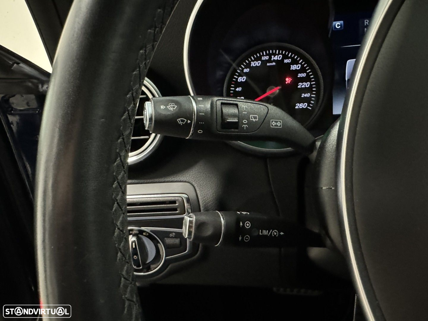 Mercedes-Benz C 300 h AMG Line - 17