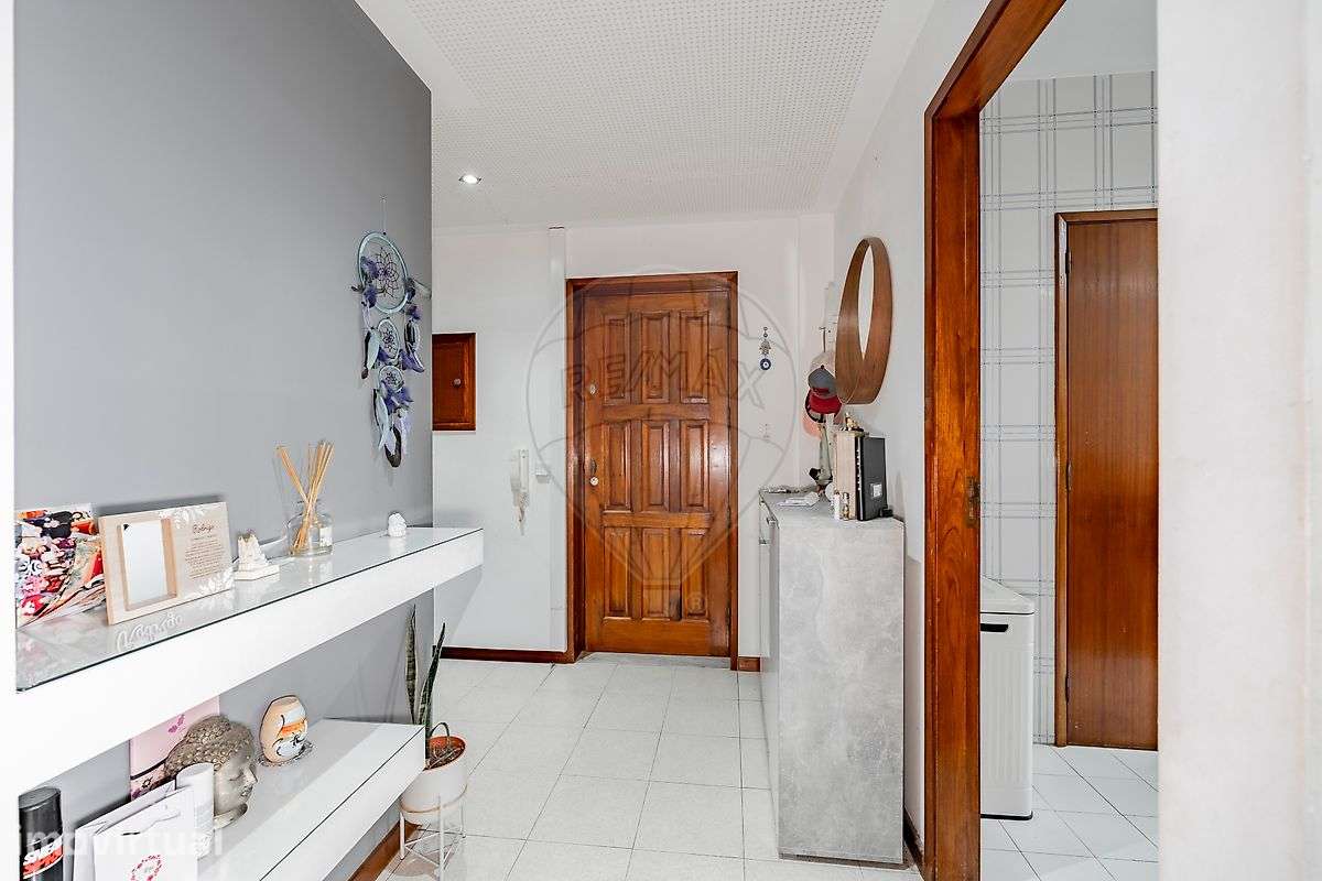 Apartamento T3 Parcialmente Renovado, situado em Ferreiros, Braga - Grande imagem: 5/34