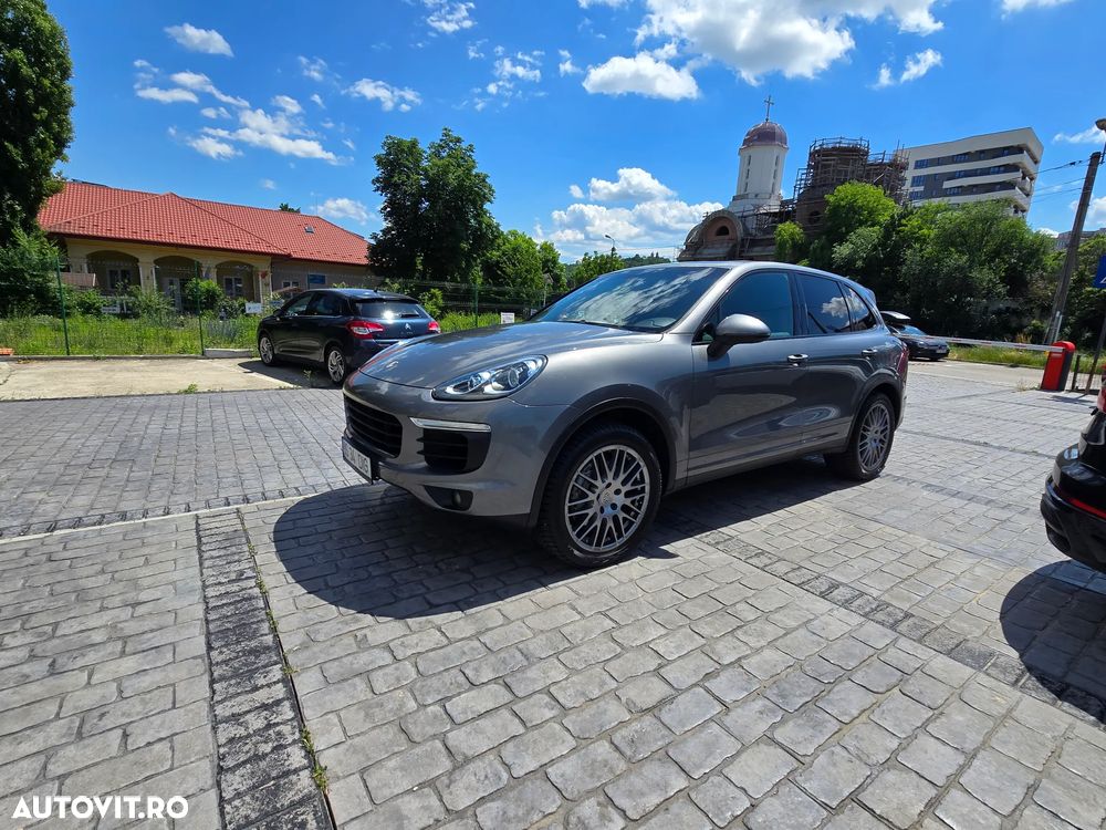 Porsche Cayenne - 8