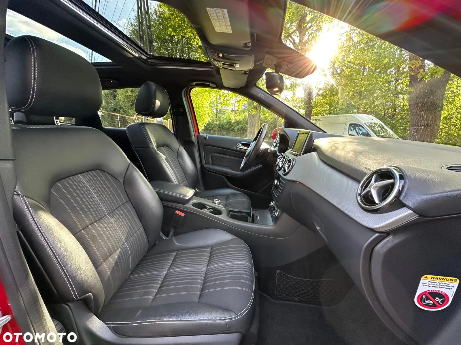 Mercedes-Benz Klasa B 180 CDI (BlueEFFICIENCY) 7G-DCT - 27