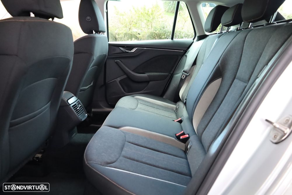 Skoda Kamiq 1.0 TSI Style - 48