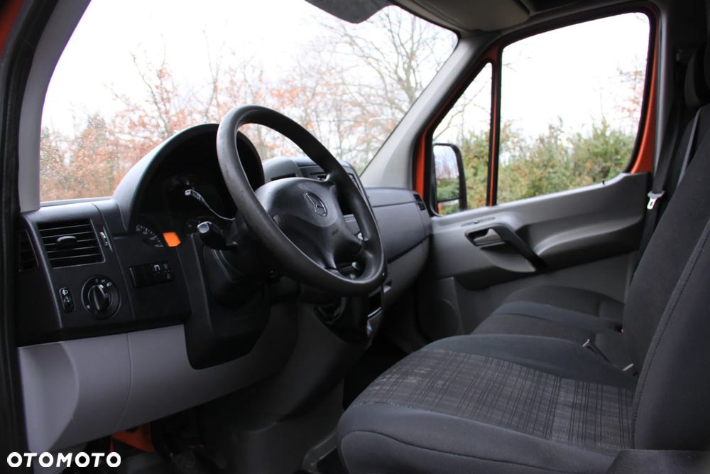 Mercedes-Benz Sprinter - 14