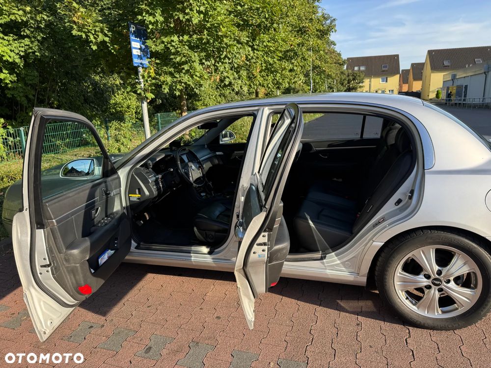 Kia Opirus 3.8 V6 - 8