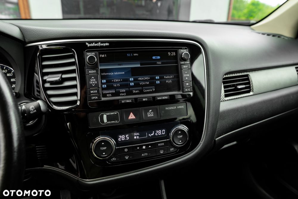 Mitsubishi Outlander 2.2 DI-D 4WD Automatik Invite - 32
