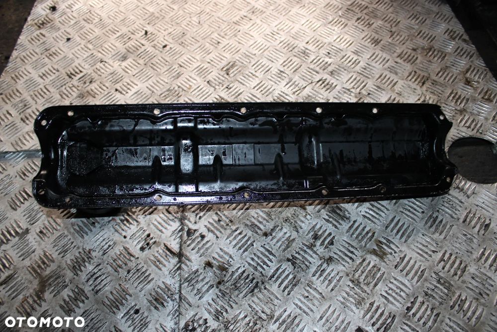 Pokrywa zaworów LT 2,4 D/TD - 2