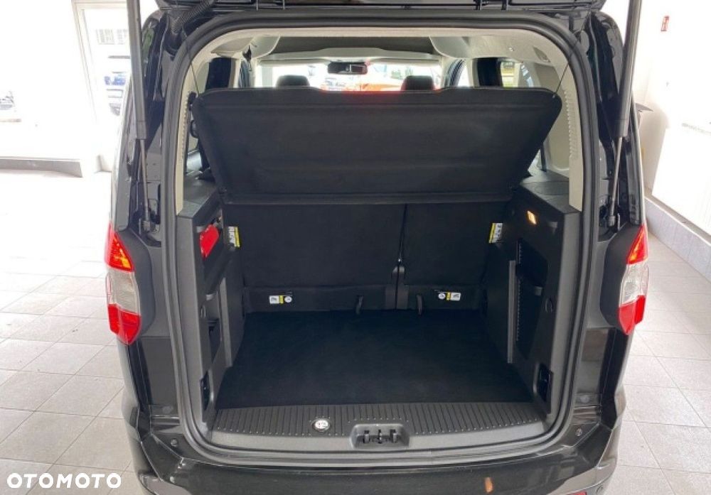 Ford E-Tourneo Courier - 13