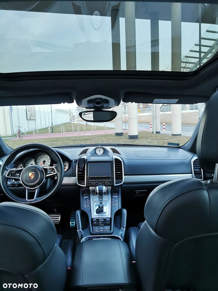 Porsche Cayenne - 12