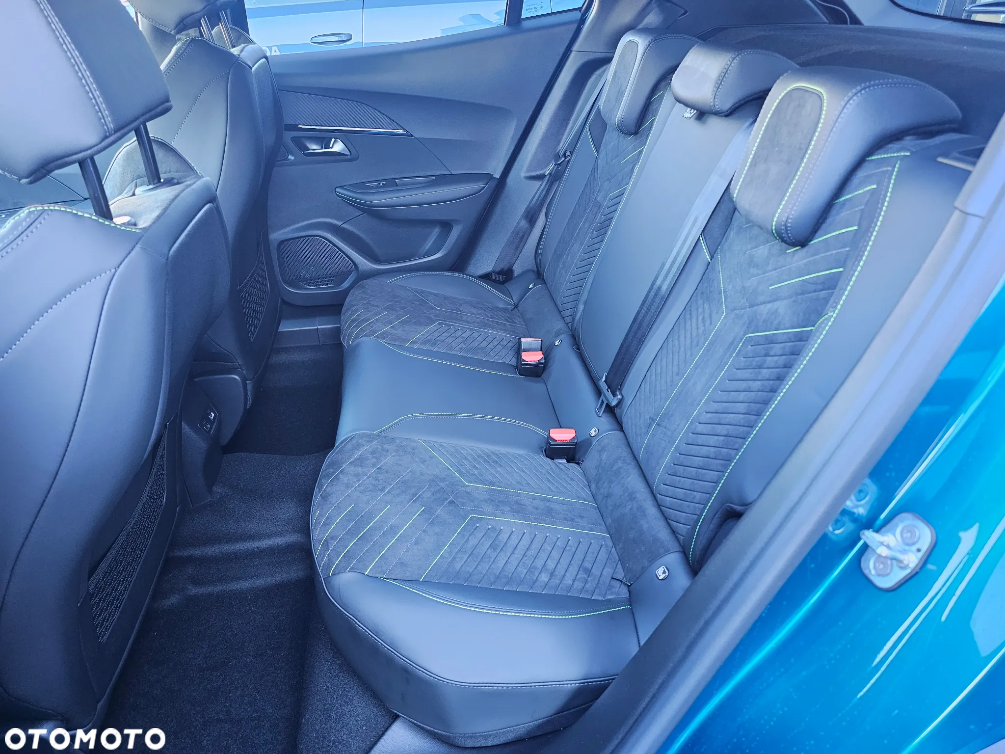 Peugeot 2008 PureTech mHEV GT e-DCS6 - 9