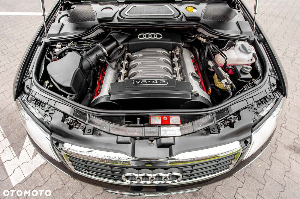 Audi A8 4.2 Quattro - 36