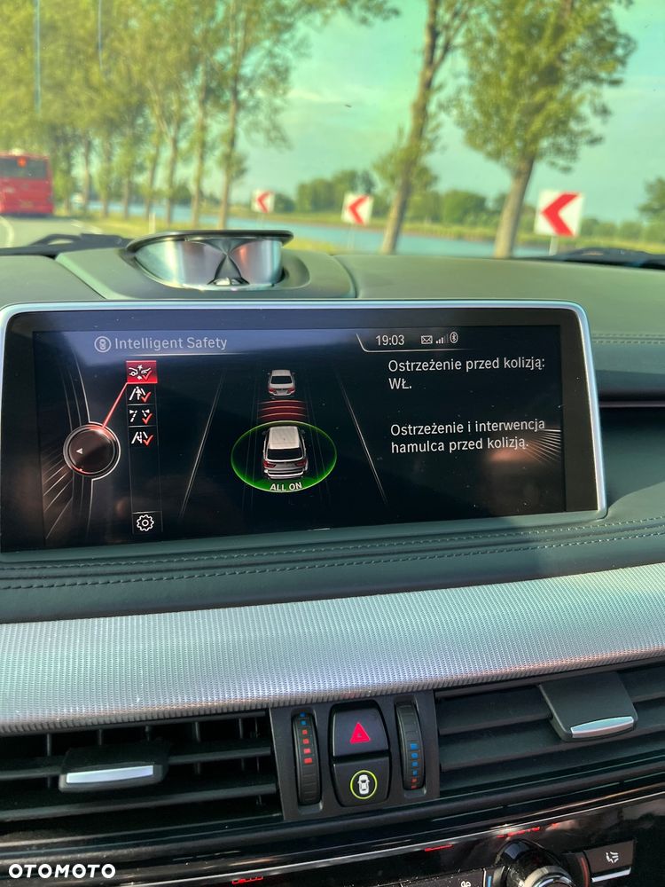 BMW X5 M M50d Sport-Aut - 22