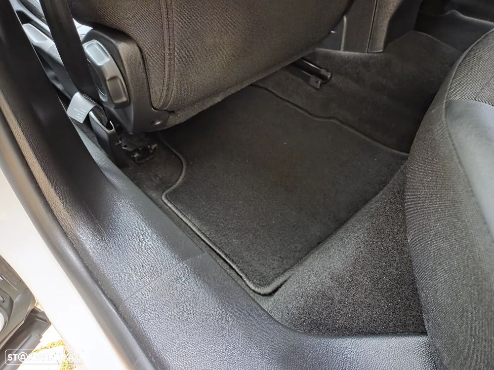 Peugeot 2008 PureTech 130 EAT8 Allure - 24