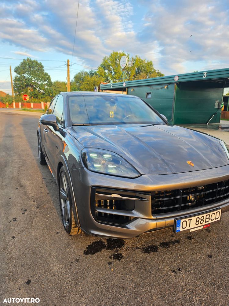 Porsche Cayenne Coupe E-Hybrid - 9