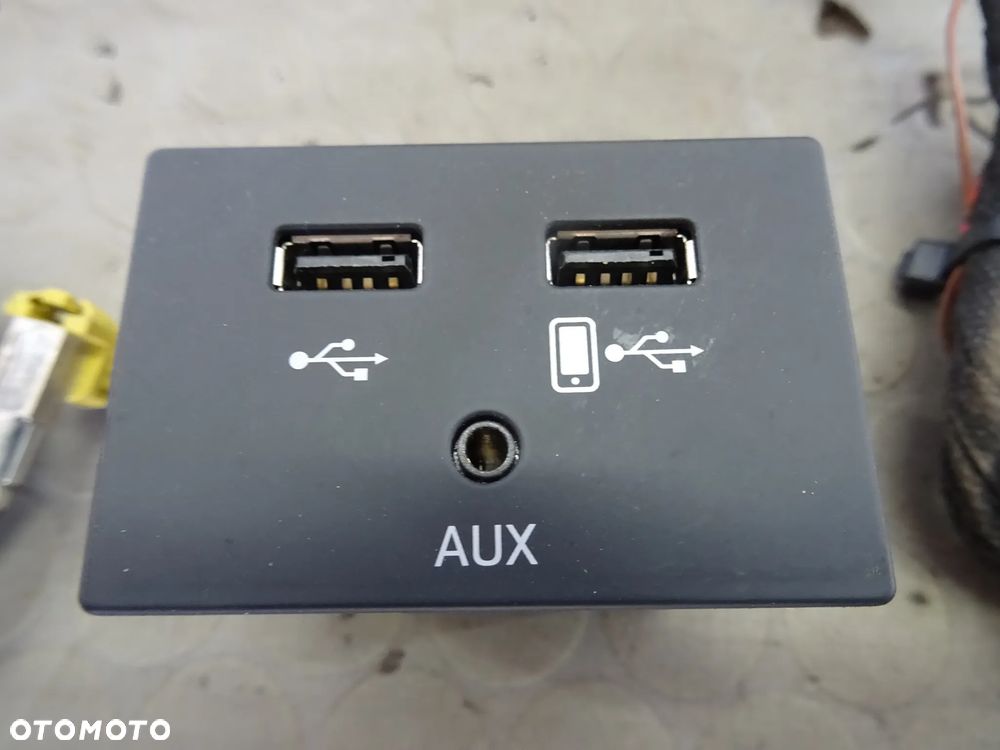 4G0035736 PORT USB AUX wiazka Audi A6 C7 A7 LIFT czesci - 2