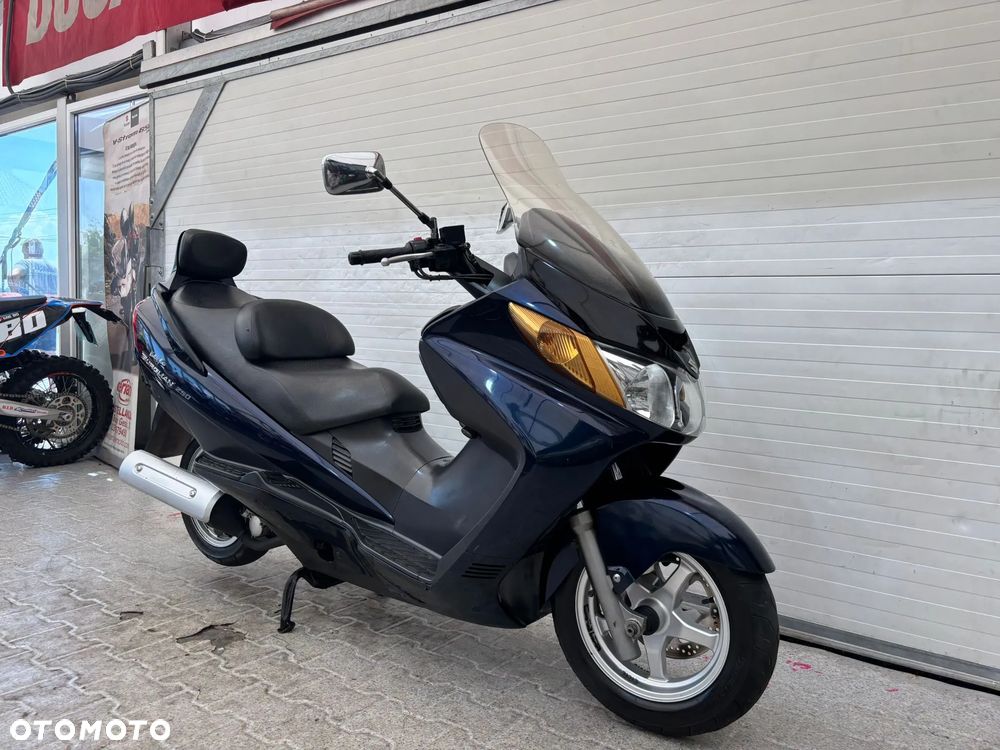 Suzuki Burgman - 9