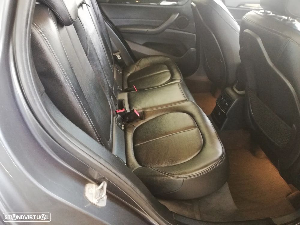 BMW X1 xDrive18d Sport Line - 10