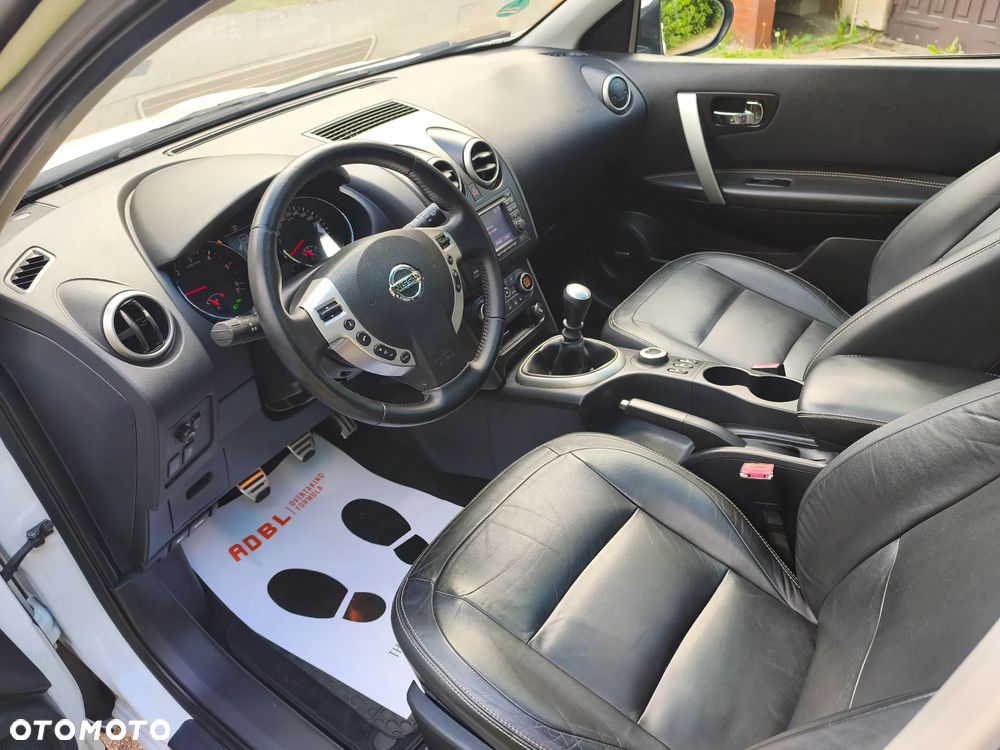Nissan Qashqai 2.0 dCi 4 x 4 DPF tekna - 23