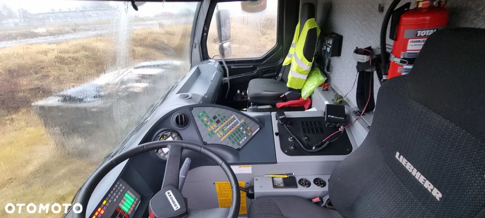 Liebherr LTM 1300 6-2 - 8