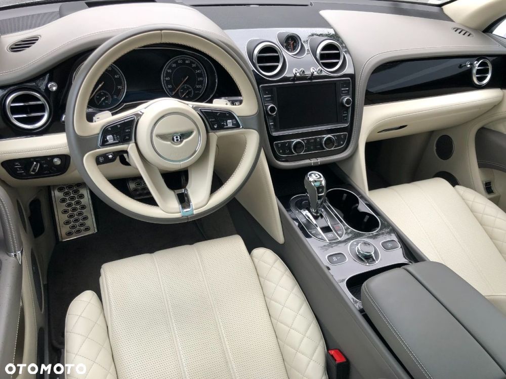 Bentley Bentayga - 28