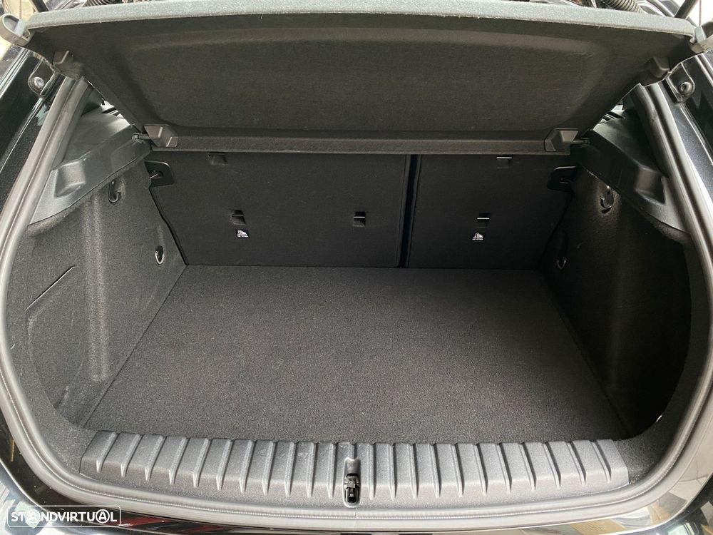 BMW 118 i Pack Desportivo M Auto - 23