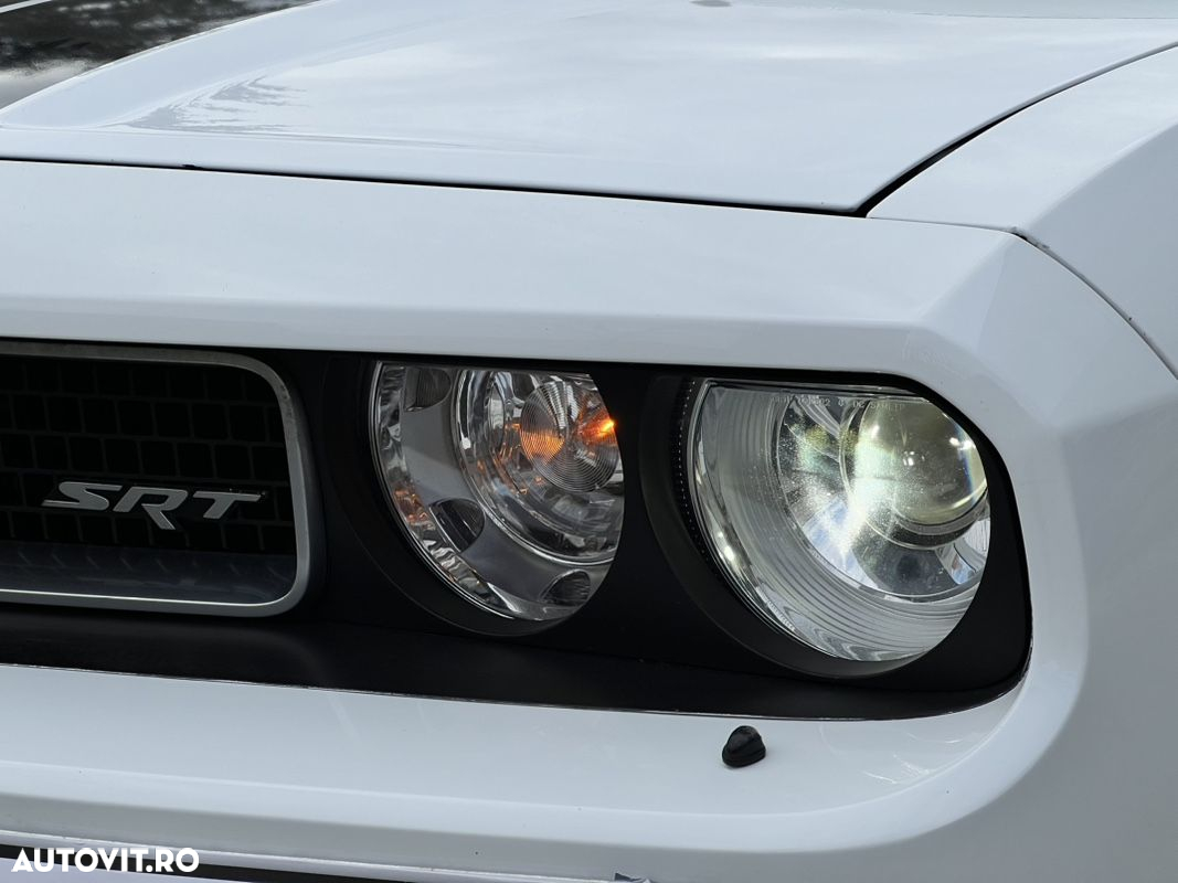 Dodge Challenger - 28