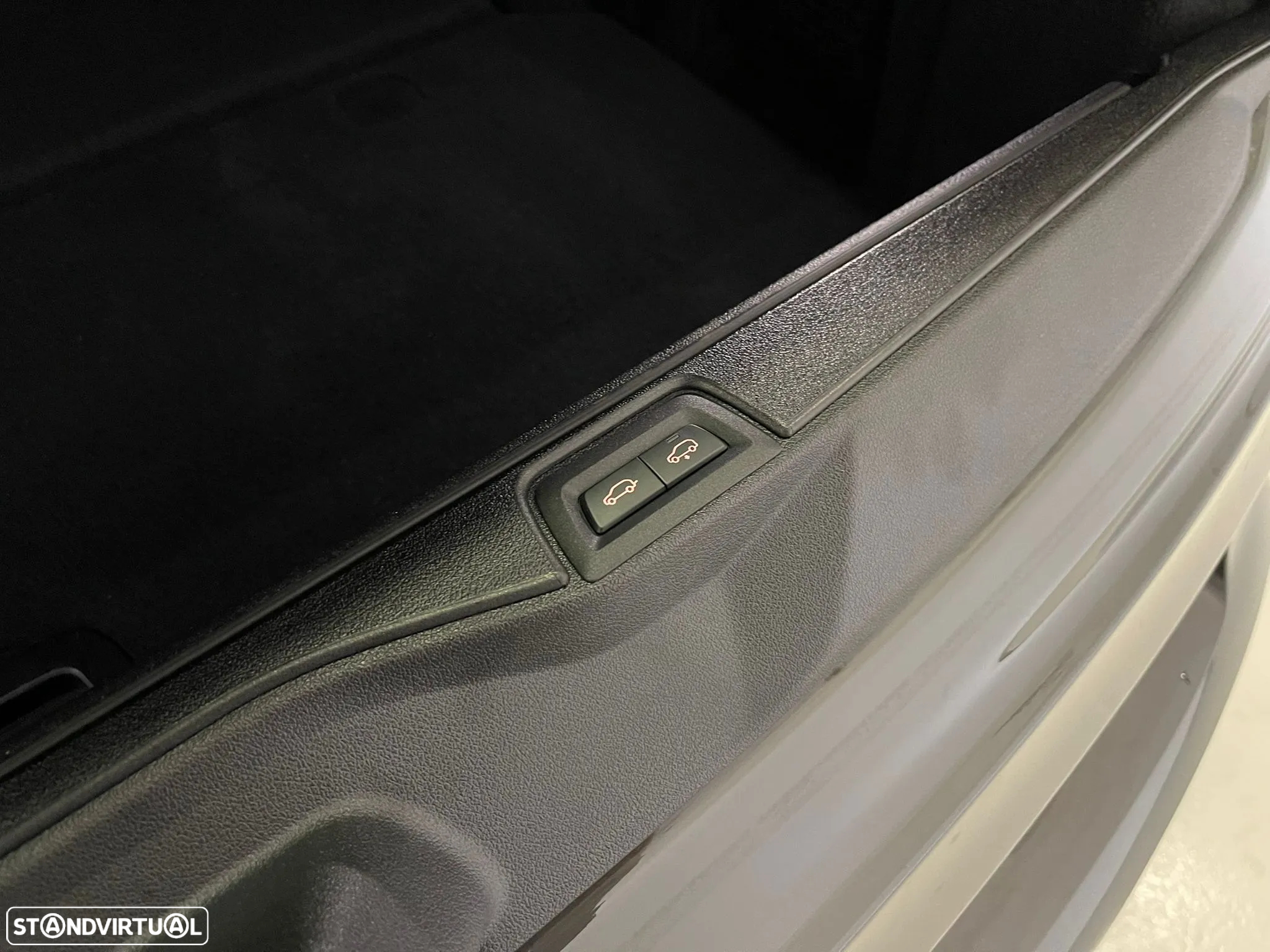 BMW X7 M M60i - 56