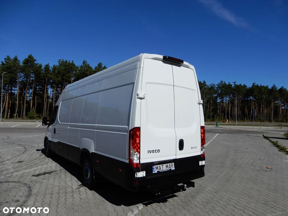 Iveco Daily 35S18 3.0 HPI 180 KM POWER Furgon Blaszak XXL 4.70 CM MAXI LONG Wysokość H3 2150 mm WZMACNIANE ZAWIESZENIE 1024 Kg Ładowność HAK 3500 Kg 50 Tys Km ASO Serwis Stan NOWY UNIKAT OKAZJA - 5