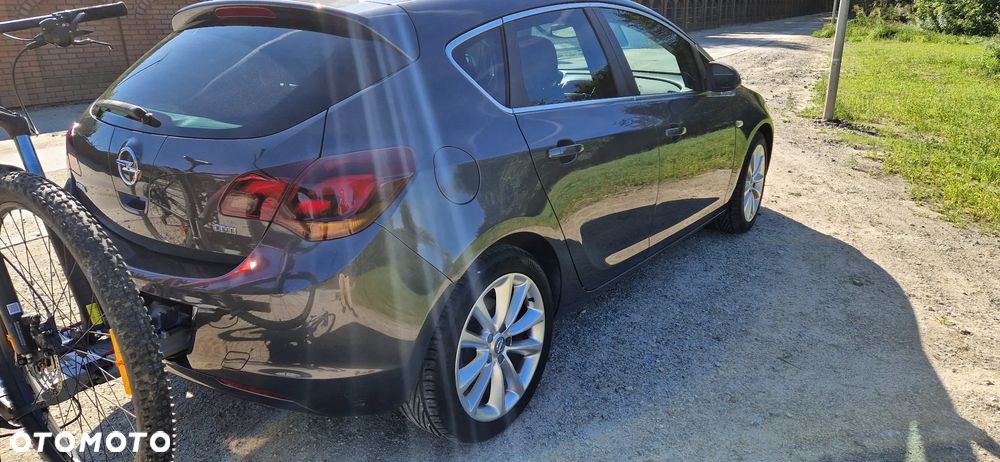 Opel Astra 2.0 CDTI Cosmo - 7