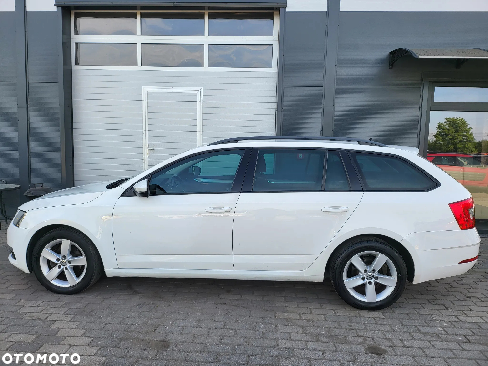 Skoda Octavia 1.6 TDI DSG Style - 40