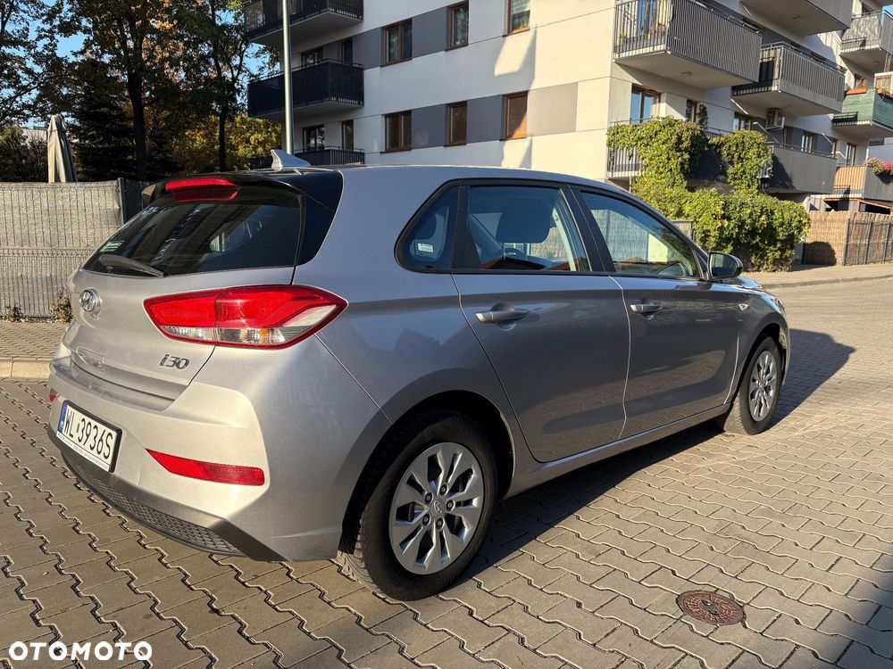 Hyundai i30 1.5 DPI Classic + - 10