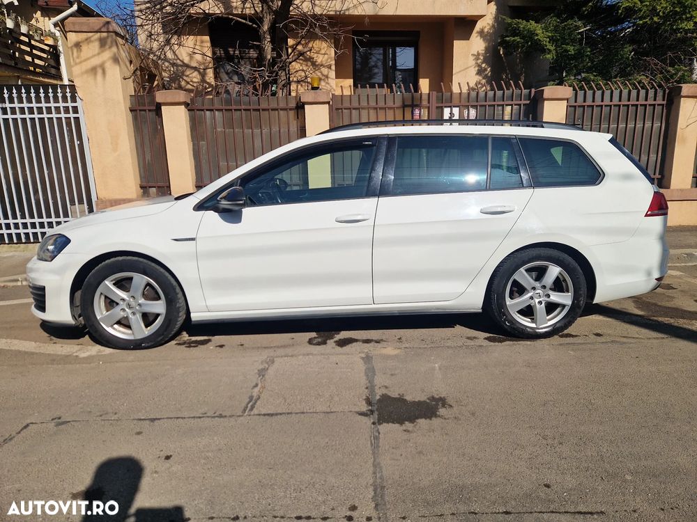 Volkswagen Touran - 4