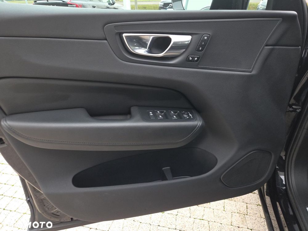 Volvo XC 60 B5 B AWD Plus Dark - 21