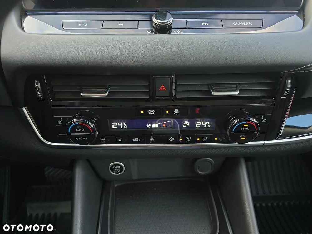 Nissan Qashqai 1.3 DIG-T MHEV N-Connecta Xtronic - 24