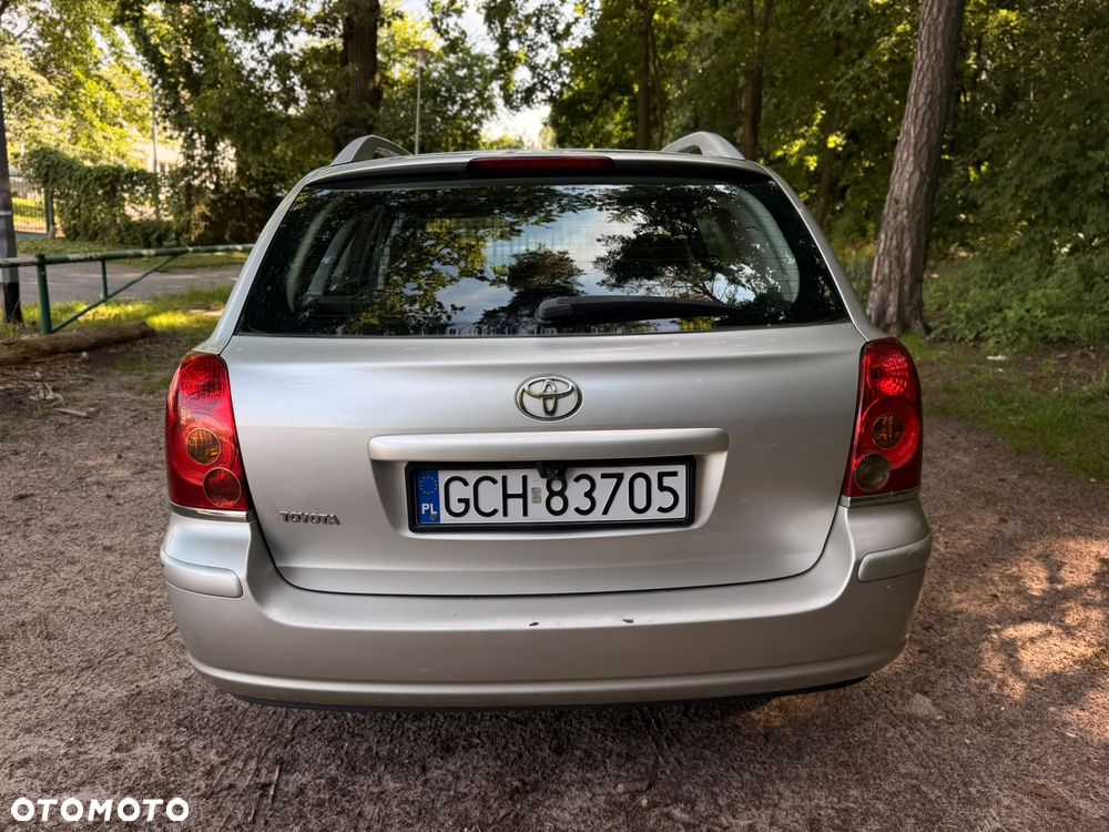 Toyota Avensis - 7