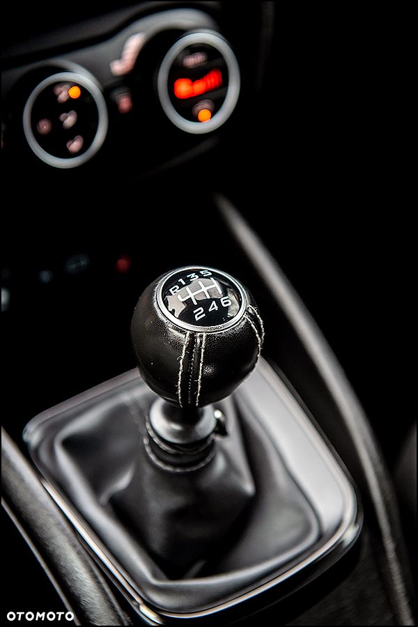 Fiat Tipo 1.4 T-Jet 16v S-Design - 25