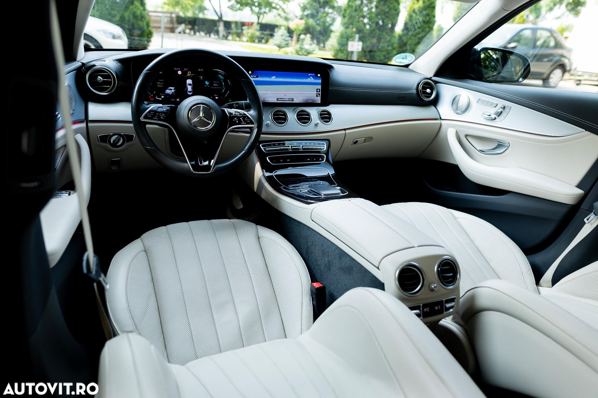 Mercedes-Benz E 300 de 4Matic 9G-TRONIC AMG Line - 6