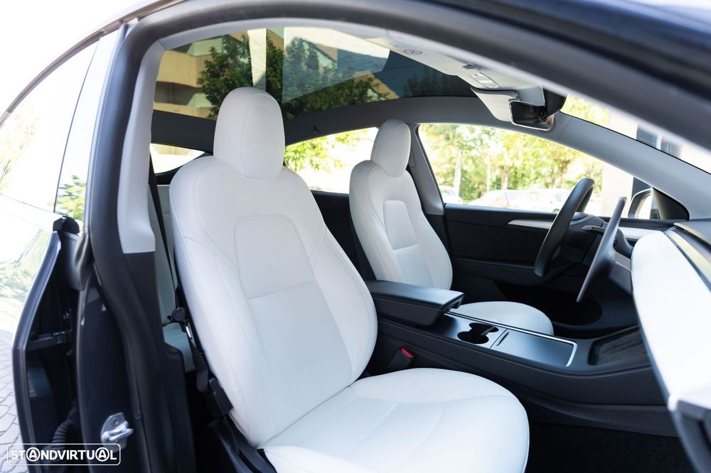 Tesla Model Y Long Range Dual Motor AWD - 21