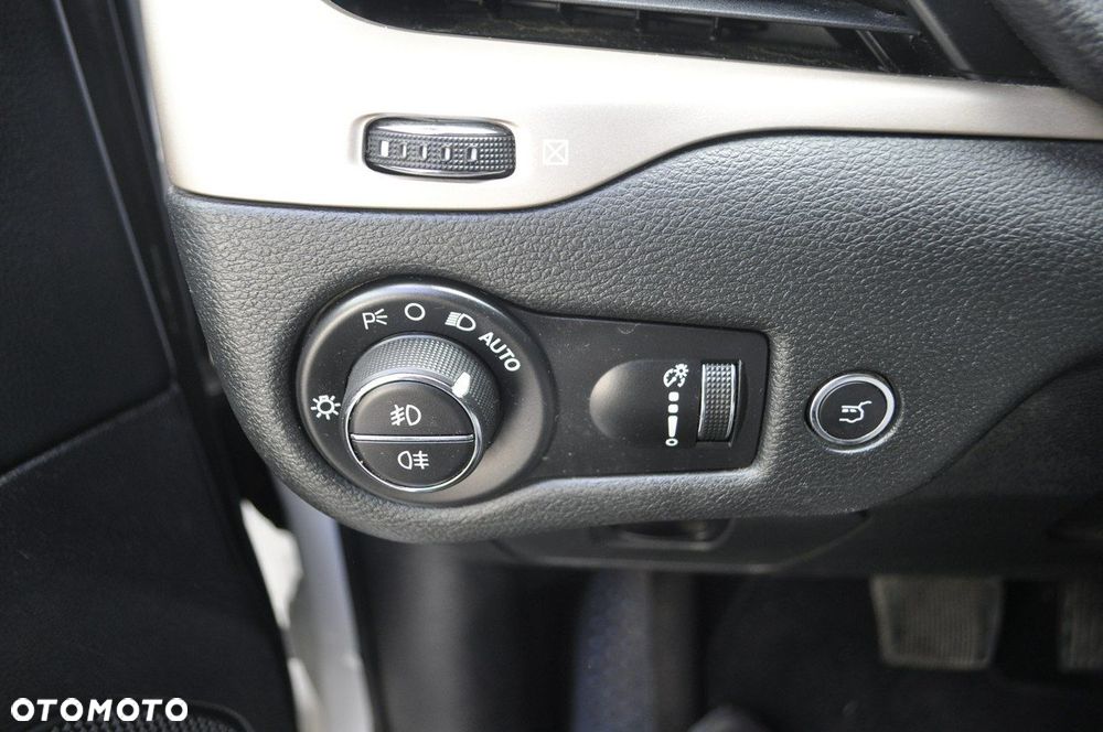 Jeep Cherokee 2.0 MJD Active Drive II Limited - 13