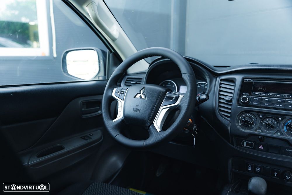 Mitsubishi L200 2.4 DI-D Club Invite 4WD - 18