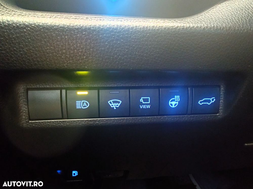 Toyota RAV4 2.5 VVT-iE 4x4 Luxury - 12
