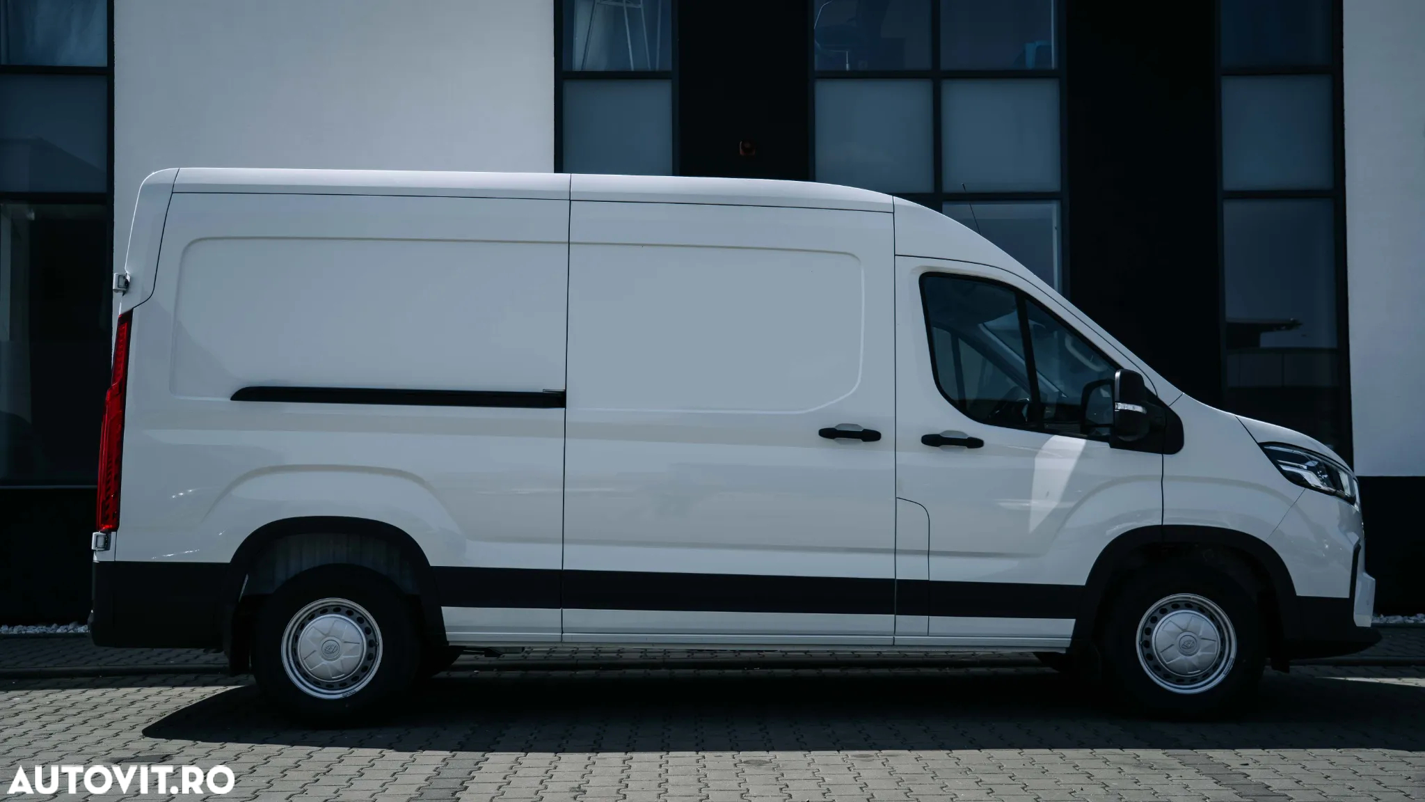 Maxus DELIVER 9 - 5