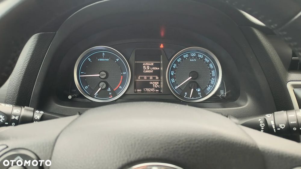 Toyota Auris 1.4 D-4D Premium - 18