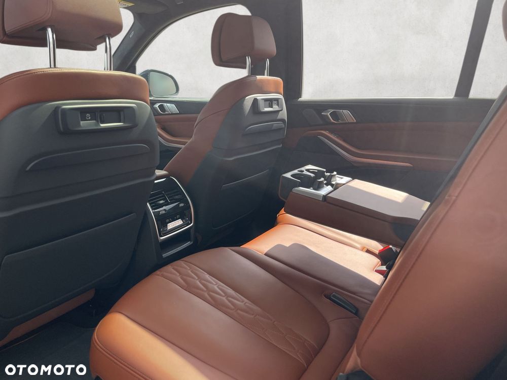 BMW X7 xDrive40d mHEV sport - 25