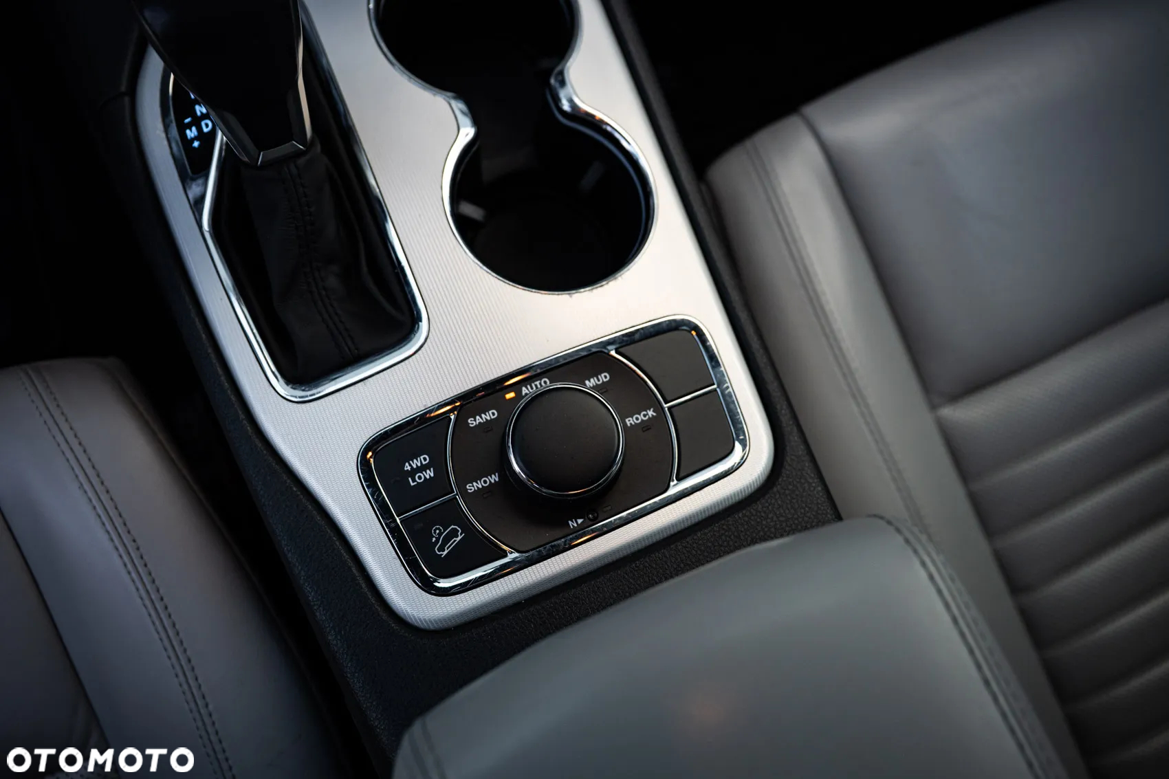 Jeep Grand Cherokee - 20