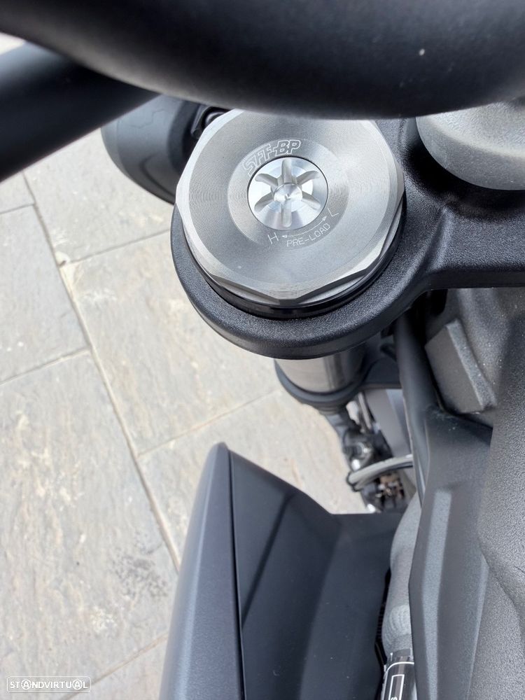 Triumph Street Triple R - 9