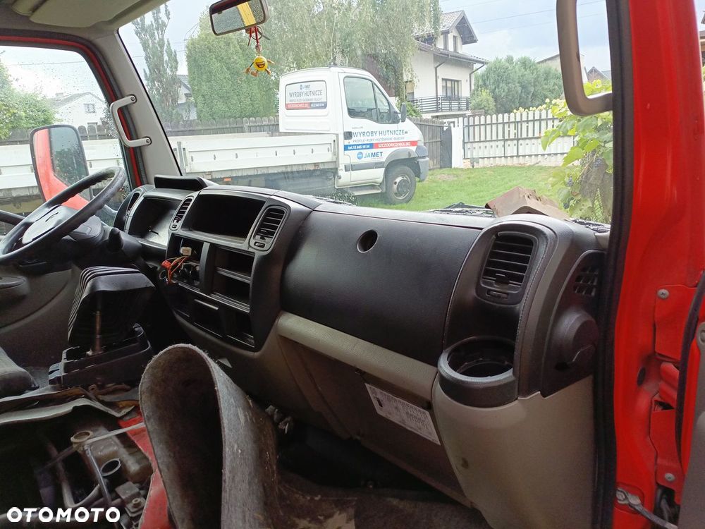 Renault Maxity Nissan Cabstar 2008r 2,5YD25 rama zarej w PL skrzynia ładunkowa plandeka 365x215x225 zderzak hak holowniczy koła drzwi stopień owiewka lusterko reflektor atrapa fotel kanapa zestaw do odpalenia wtryski pompa listwa wtryskowa osprzet silnika i inne - 37