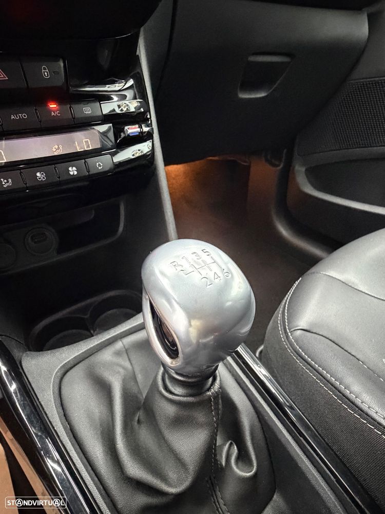 Peugeot 2008 1.2 PureTech Allure - 13