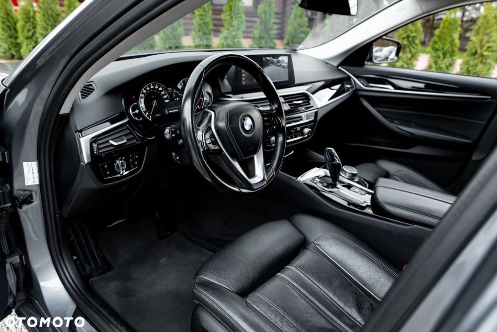 BMW Seria 5 520d xDrive Sport Line sport - 16