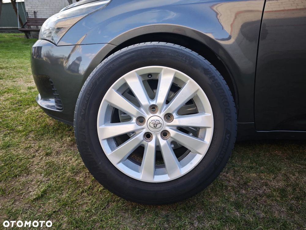 Toyota Avensis 2.0 D-4D Active - 11