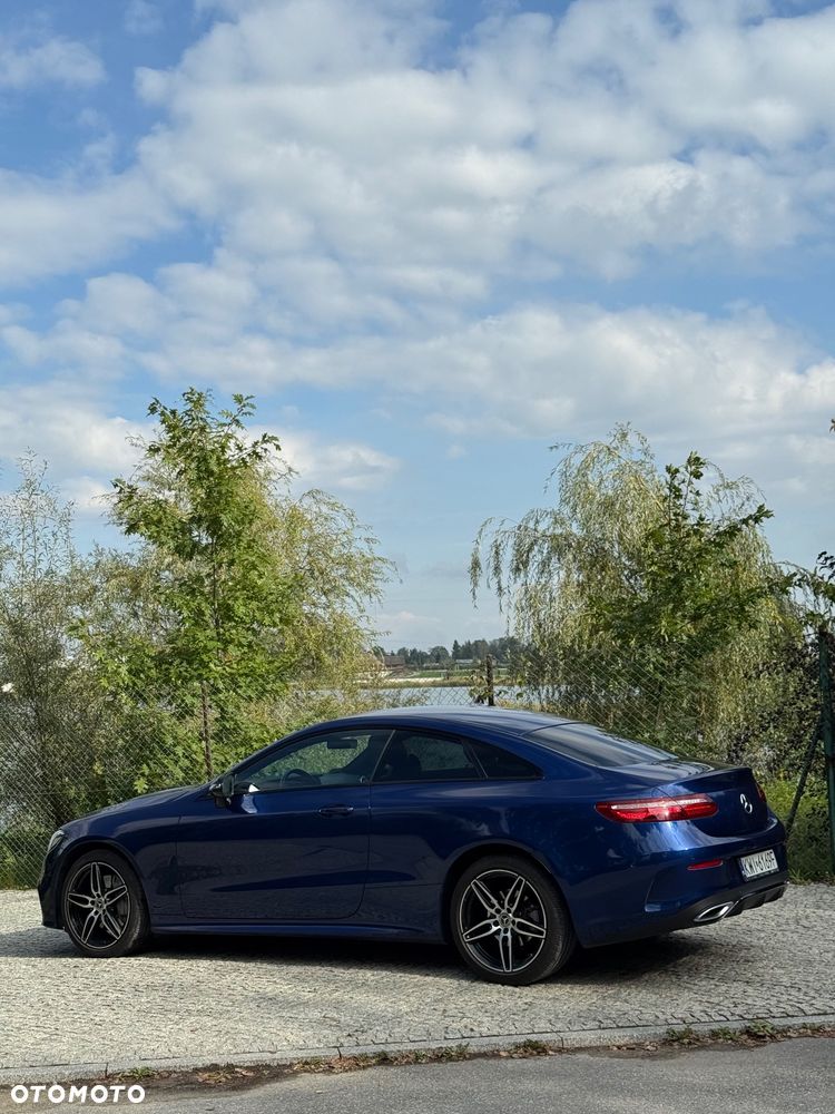 Mercedes-Benz Klasa E 220 d Coupe 4-Matic 9G-TRONIC - 2