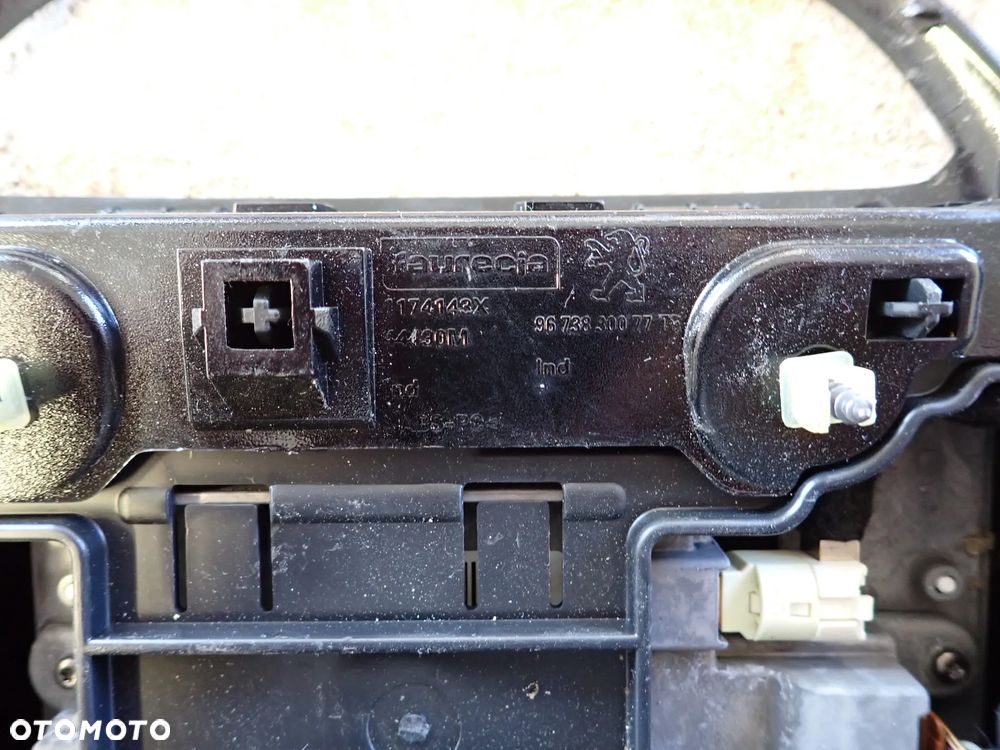 PEUGEOT 208 RADIO NAVI 9673830077 - 3